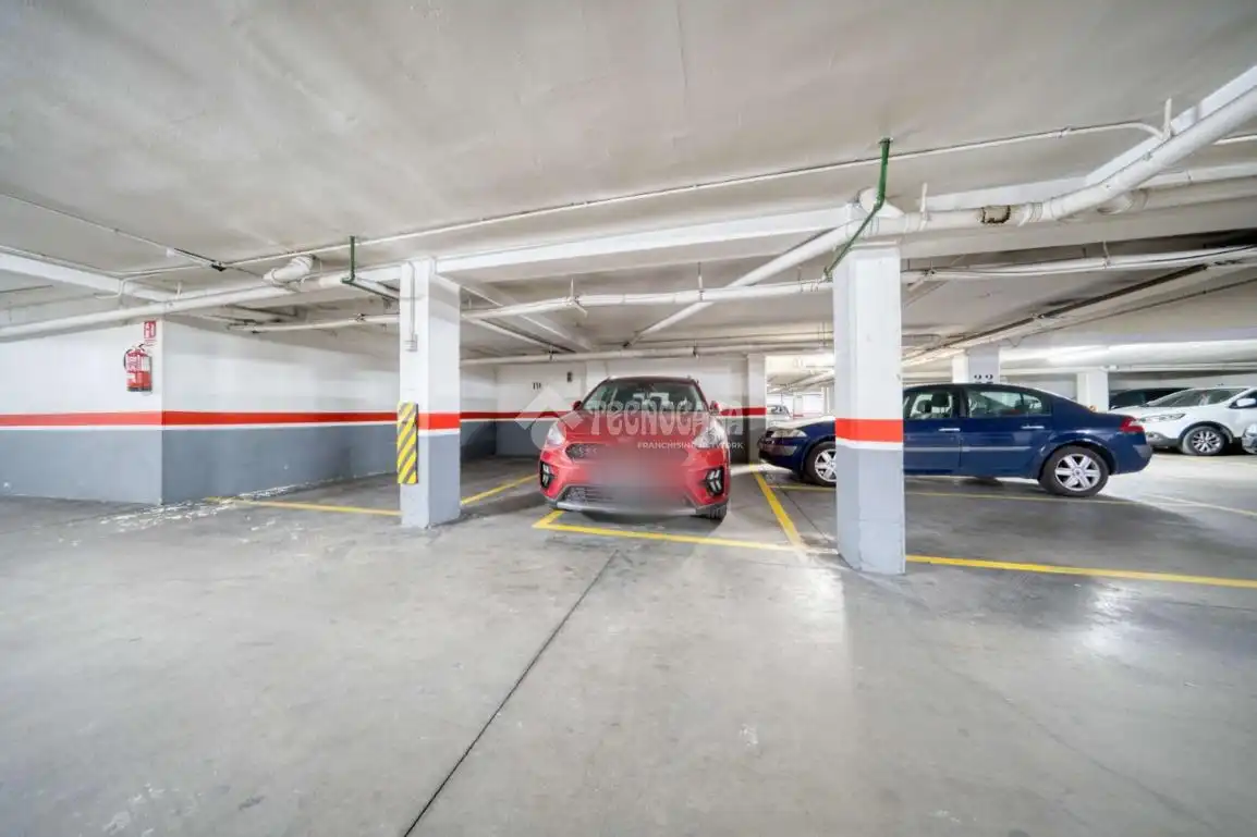 Parking de Piso en venta en Valladolid con Calefacción