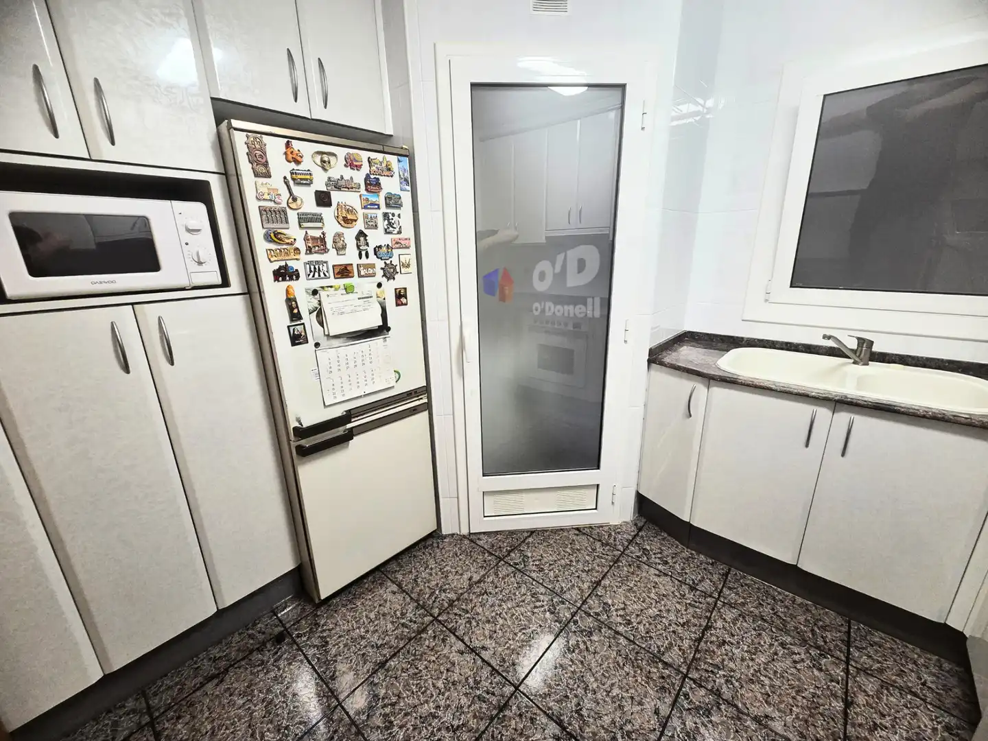 Kitchen of Flat for sale in Sant Boi de Llobregat  with Air Conditioner, Heating and Balcony