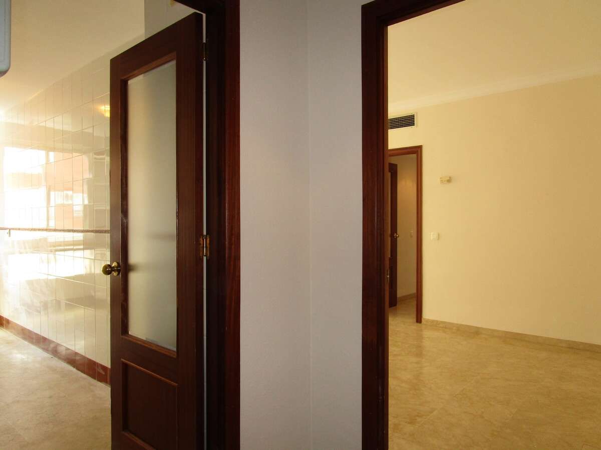 Flat to rent in  Sevilla Capital  with Air Conditioner and Microwave