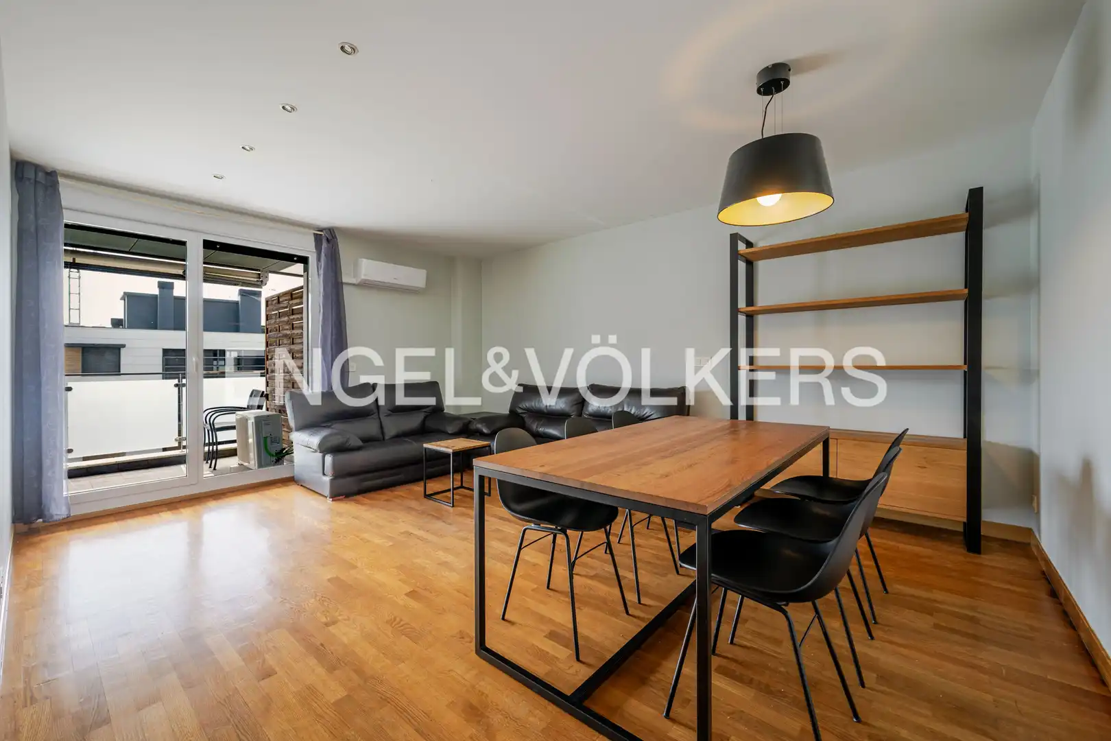Außenansicht von Wohnung zum Verkauf in Donostia - San Sebastián  mit Heizung, Terrasse und Schwimmbad