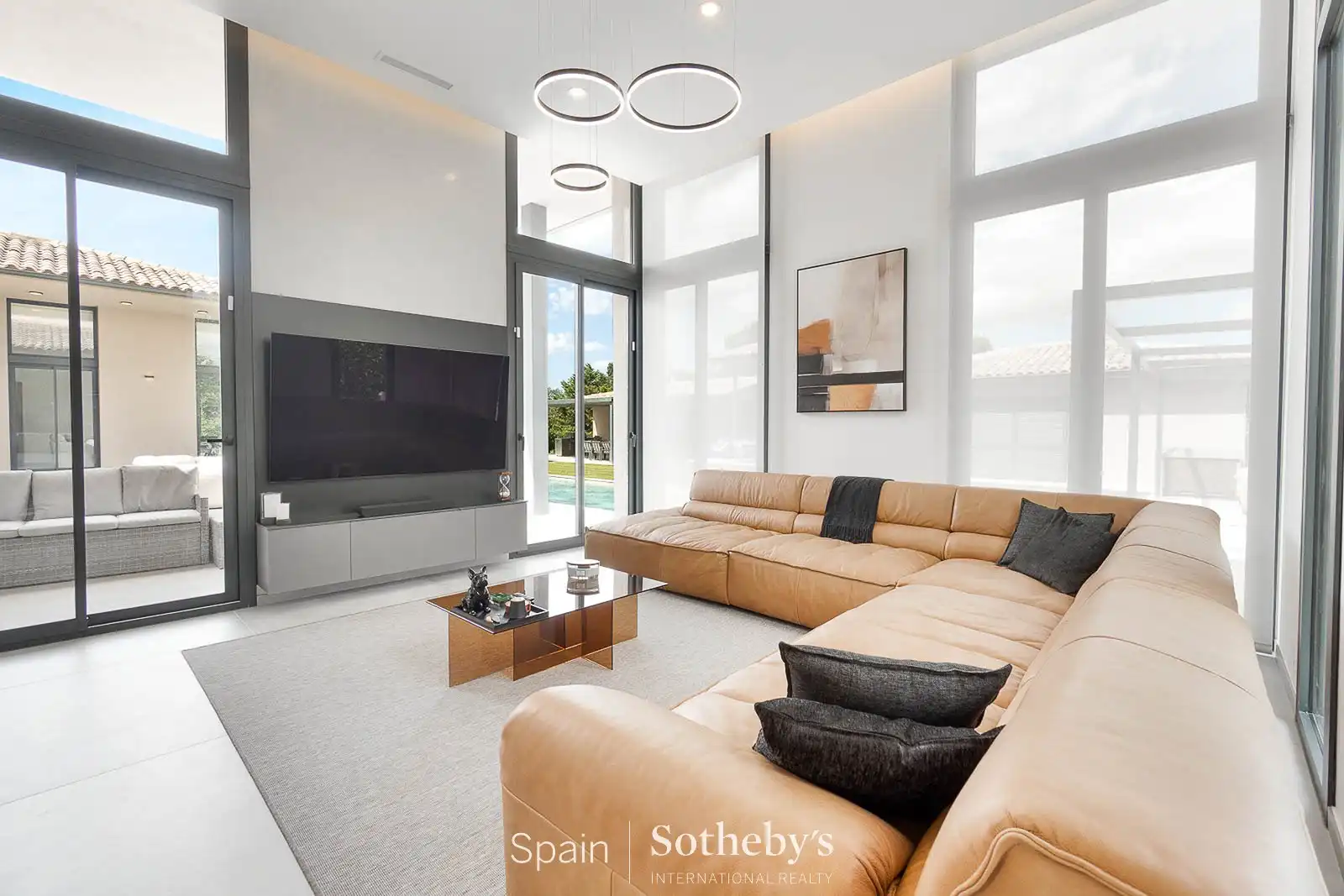 Sala d'estar de Casa o xalet en venda en Navata amb Aire condicionat, Jardí privat i Terrassa