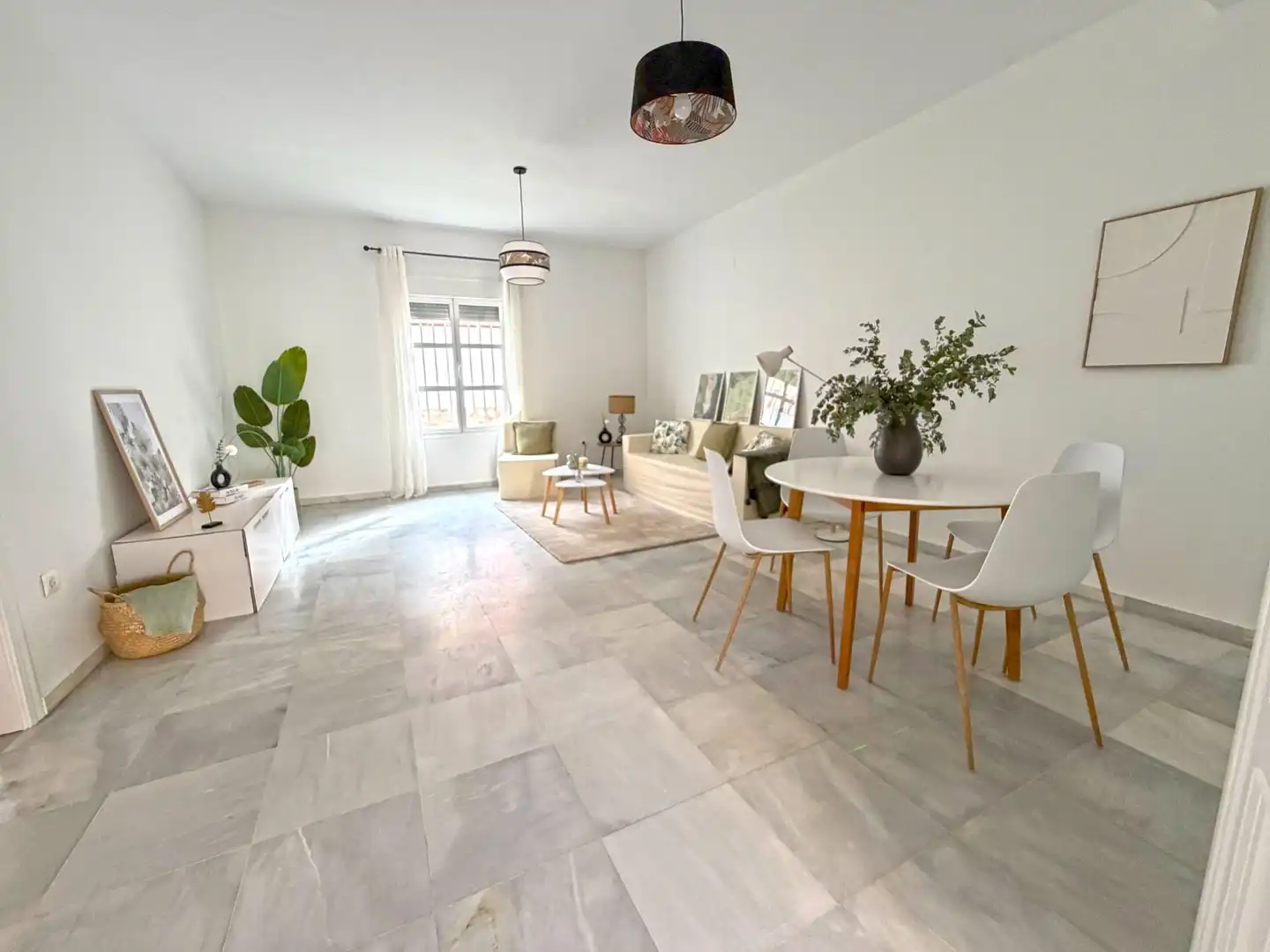 Sala d'estar de Casa adosada en venda en La Rinconada