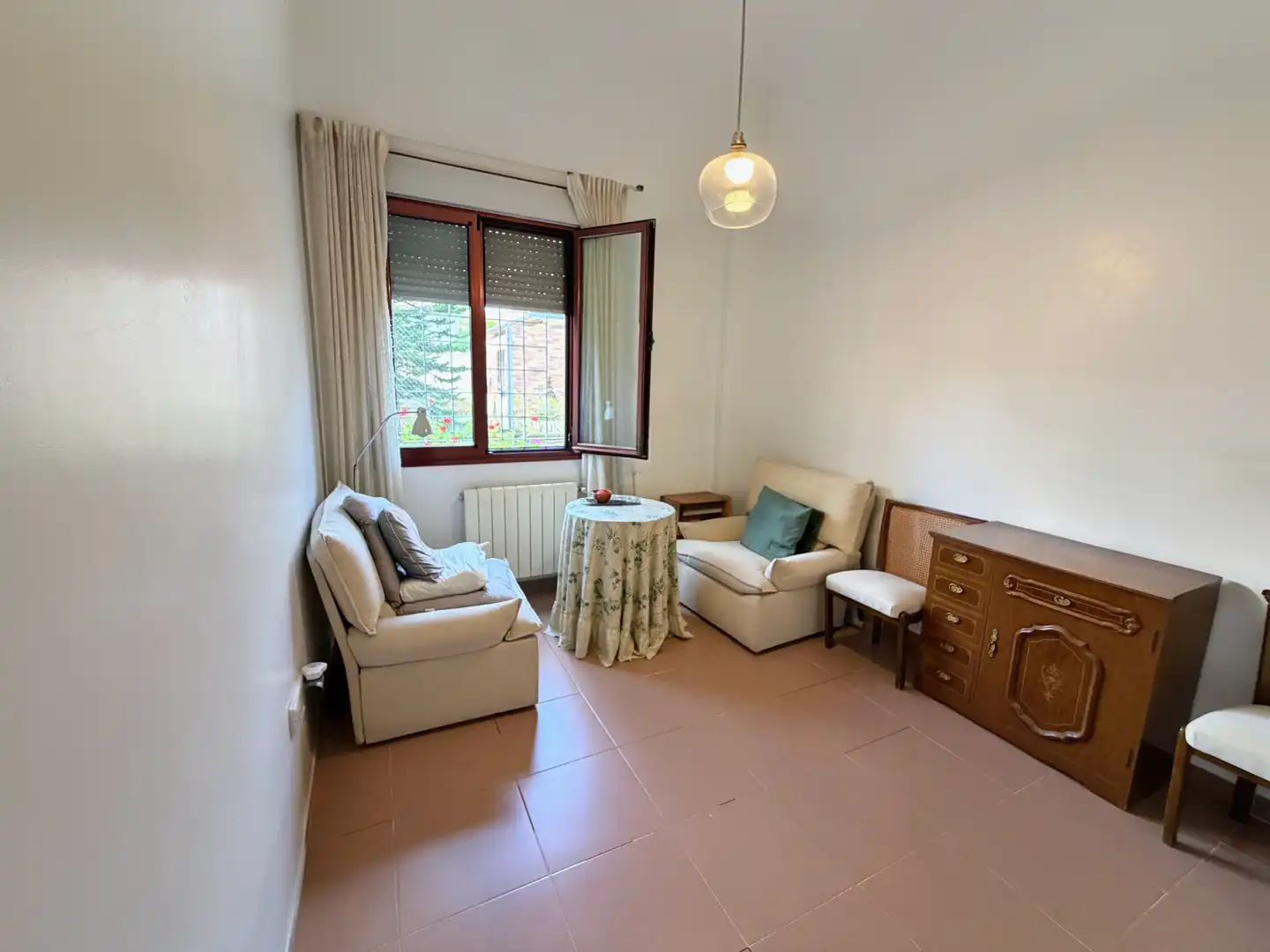 Sala d'estar de Casa o xalet en venda en Badajoz amb Aire condicionat, Calefacció i Jardí privat