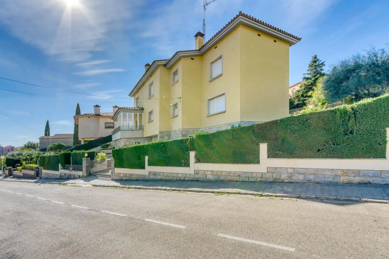 Vista exterior de Casa o chalet en venta en Figueres con Aire acondicionado, Jardín privado y Terraza