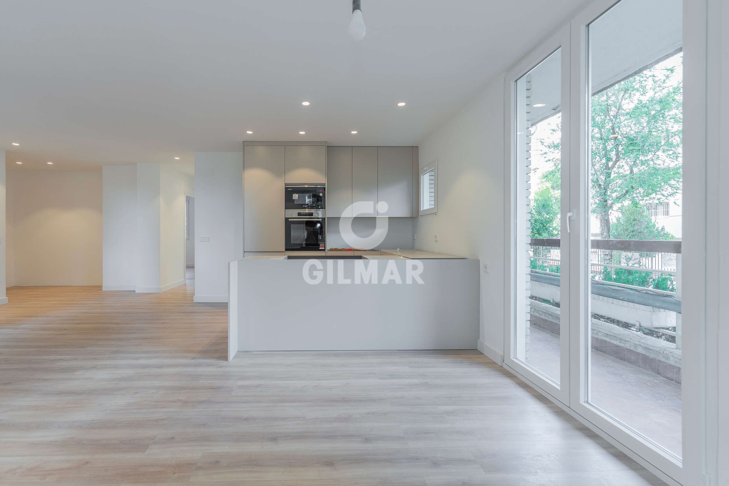 Kitchen of Flat for sale in  Madrid Capital  with Heating, Private garden and Balcony