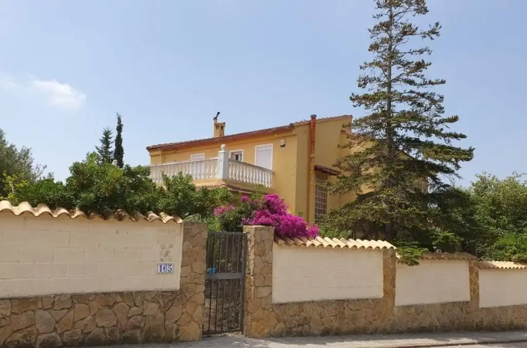 Villa in vendita a Montserrat