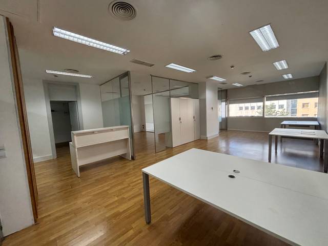 Oficina en Alquiler en La Buhaira