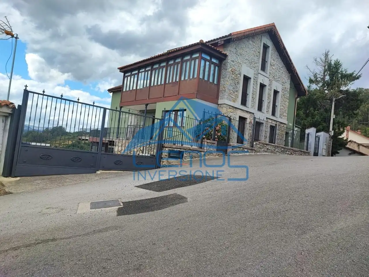 Exterior view of Houses for sale in Candamo  with Air Conditioner, Private garden and Terrace