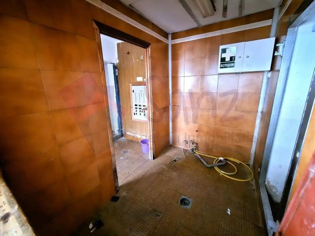 Badezimmer von Geschaftsraum zur Miete in  Logroño