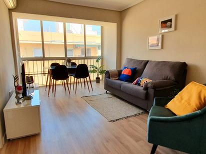 Sala d'estar de Pis de lloguer en  Valencia Capital amb Aire condicionat, Parquet i Moblat