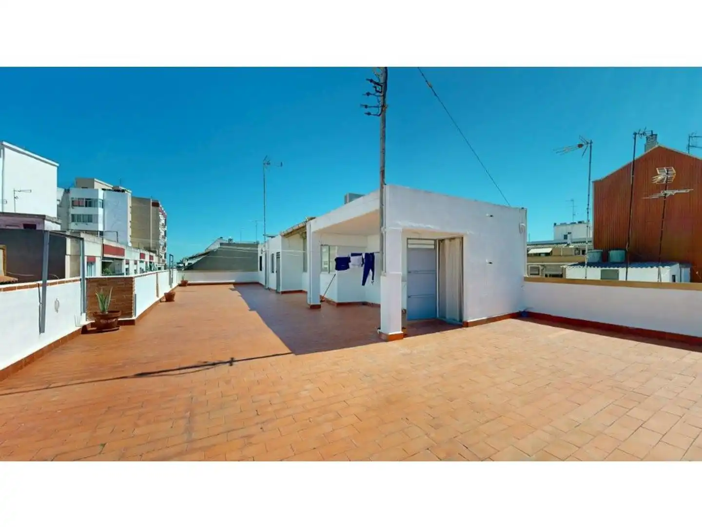 Vista exterior de Pis en venda en Alzira amb Terrassa