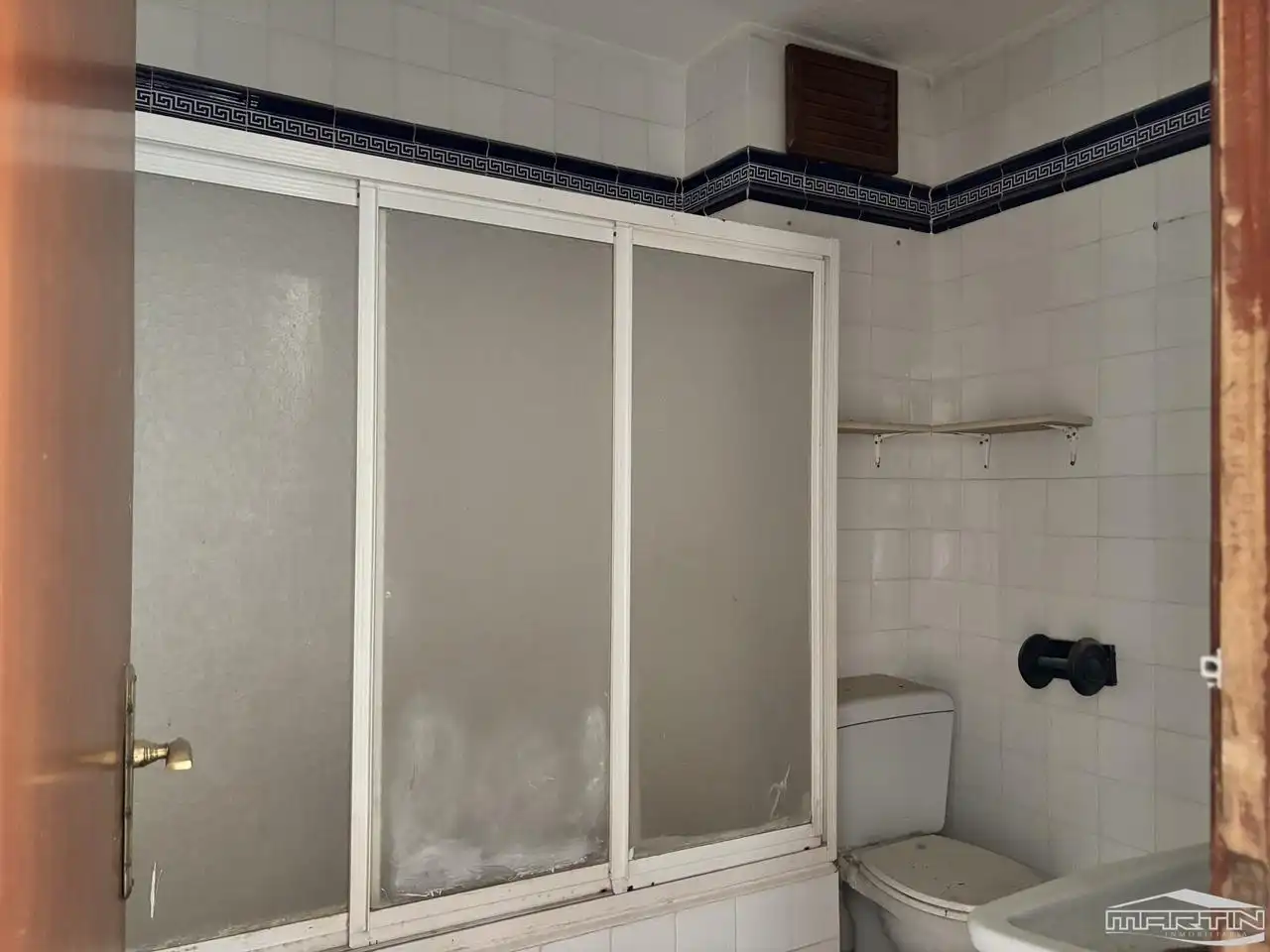 Baño de Piso en venta en Puente Genil con Terraza y Trastero