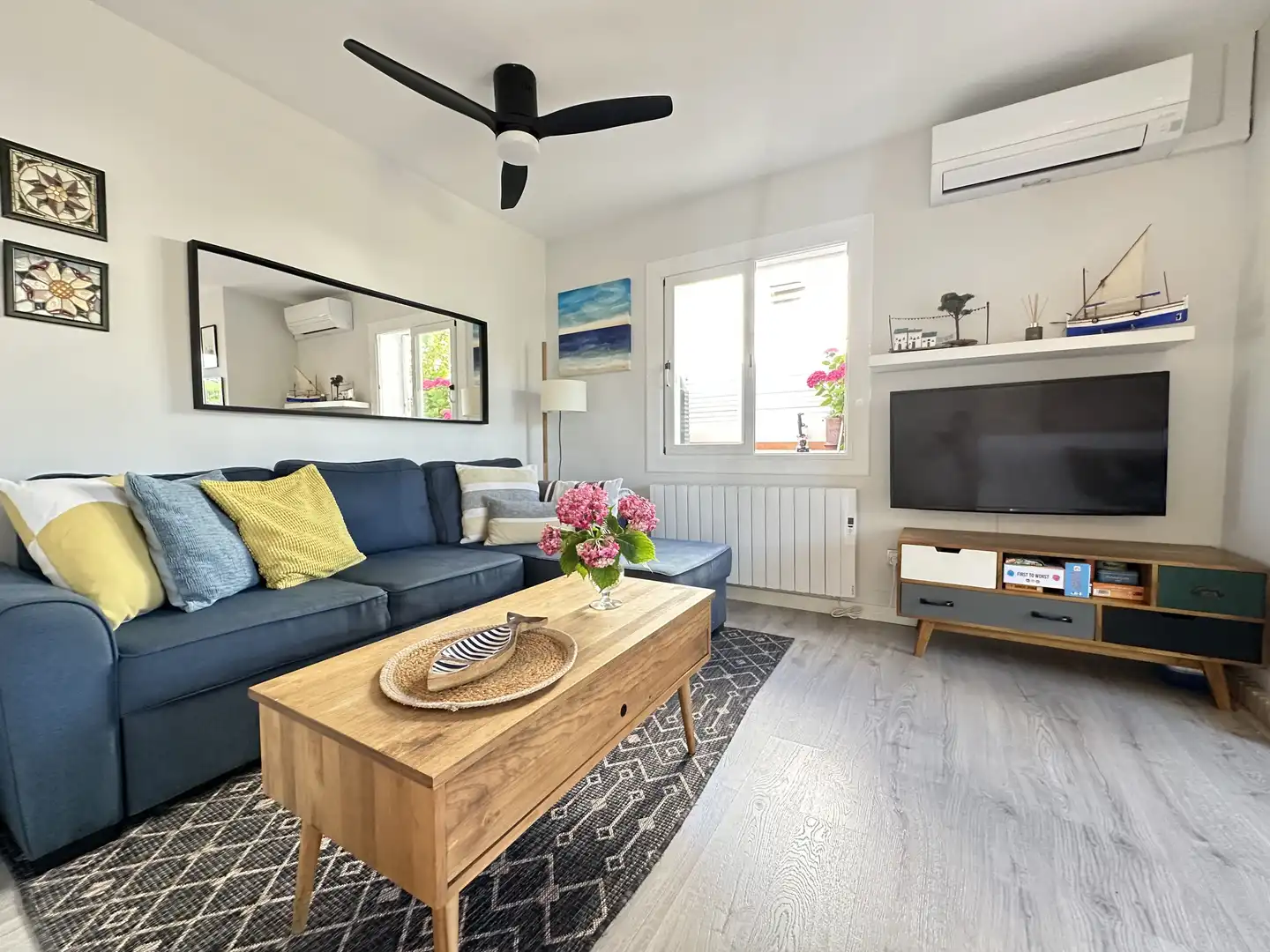 Living room of Houses for sale in Sant Pol de Mar  with Air Conditioner, Heating and Terrace