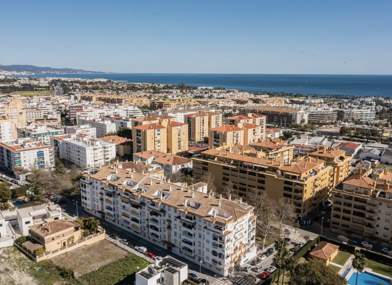 Vista exterior de Dúplex en venda en Marbella amb Aire condicionat, Terrassa i Traster