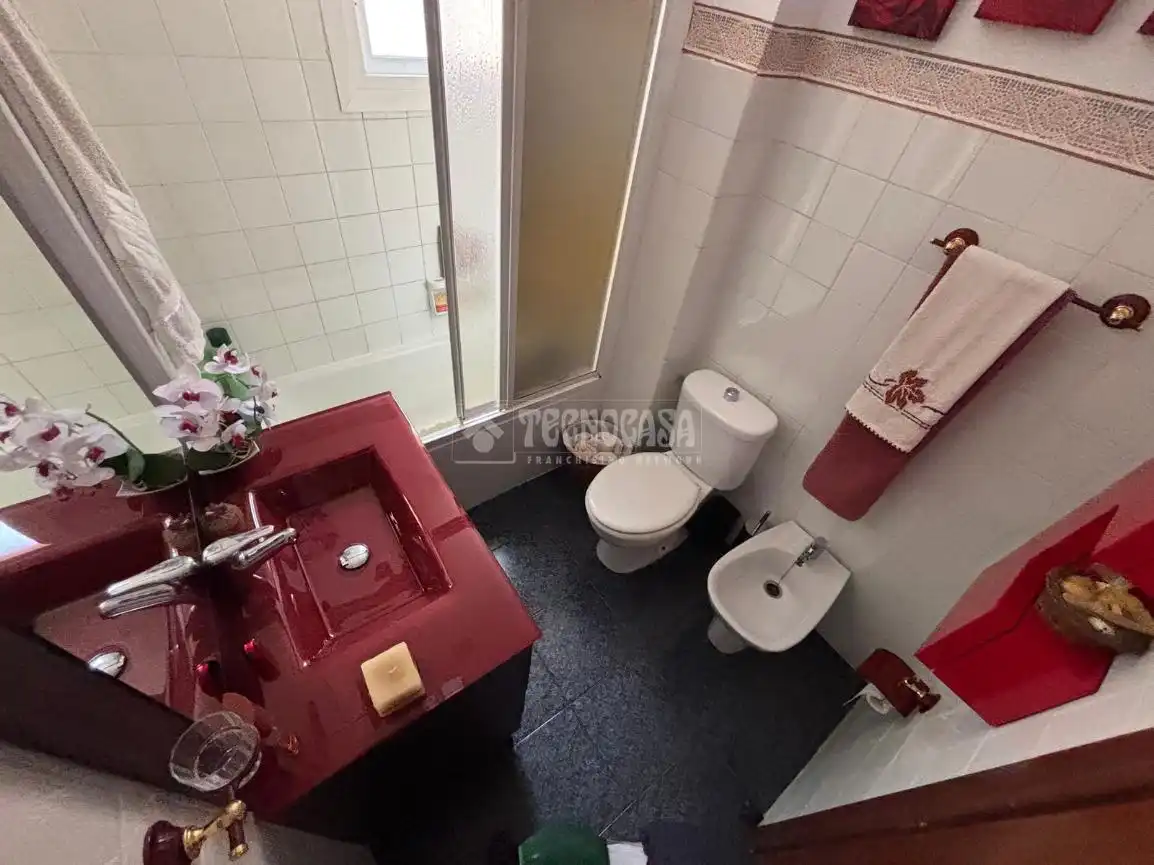 Bathroom of Flat for sale in Málaga  with Air Conditioner and Furnished