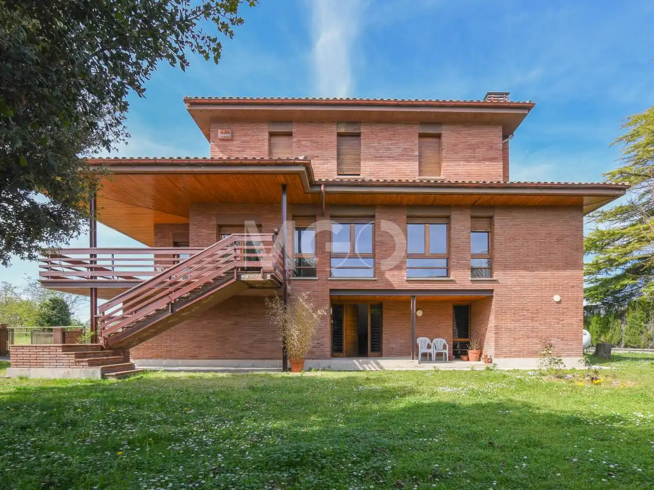 Exterior view of Houses for sale in Manlleu  with Heating, Private garden and Terrace