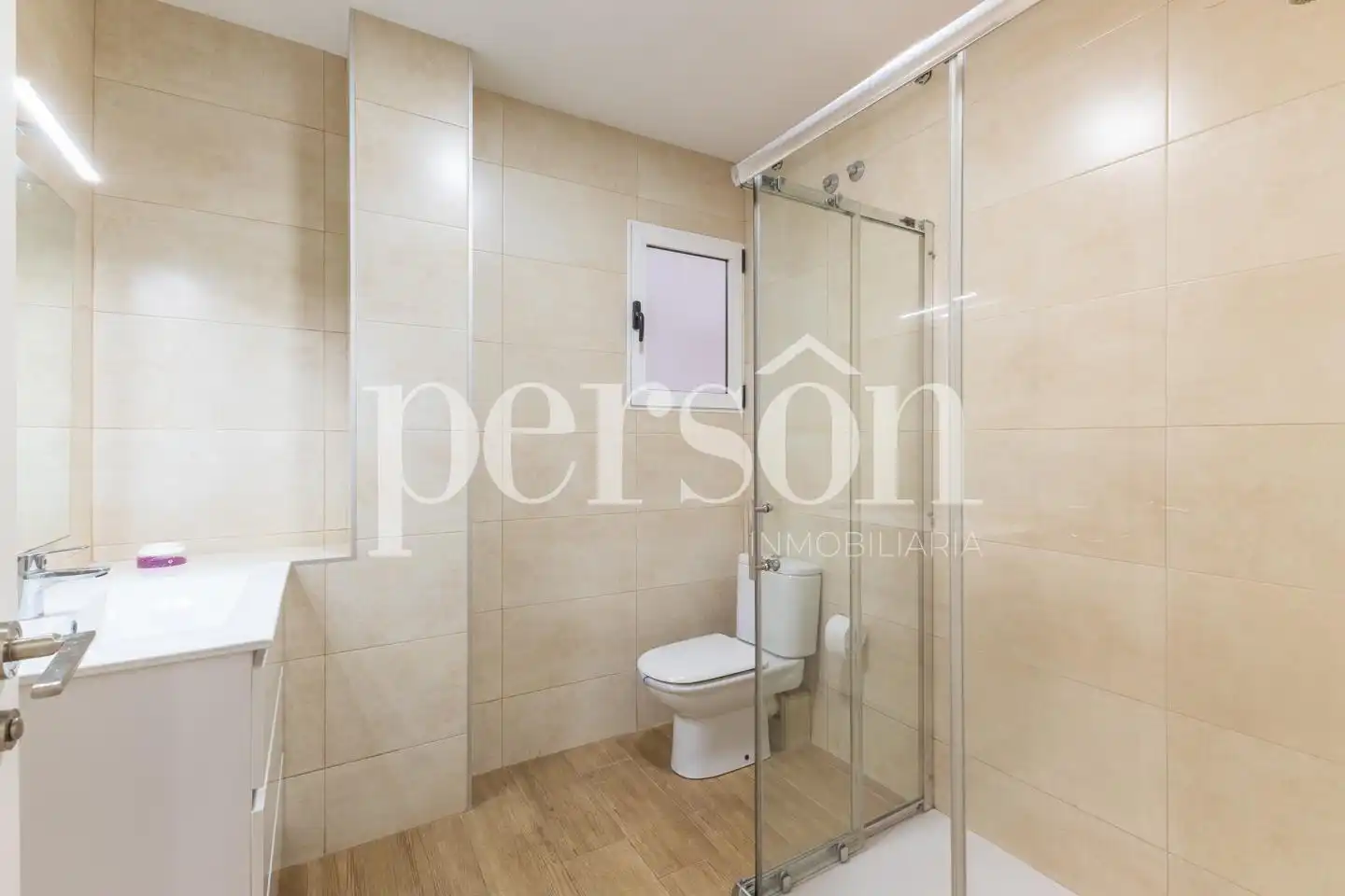 Bathroom of Flat for rent in Valencia  with Terrace and Furnished