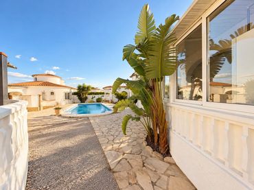 Casa aparellada amb piscina en venda a Miami Platja