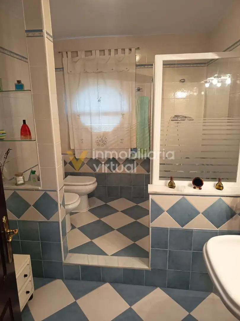 Baño de Casa o chalet en venta en Lucena con Piscina y Amueblado