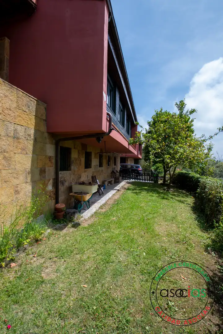 Vista exterior de Casa o chalet en venta en Colunga con Calefacción, Jardín privado y Terraza