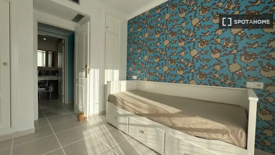 Bedroom of Flat for rent in Oliva  with Air Conditioner, Heating and Furnished