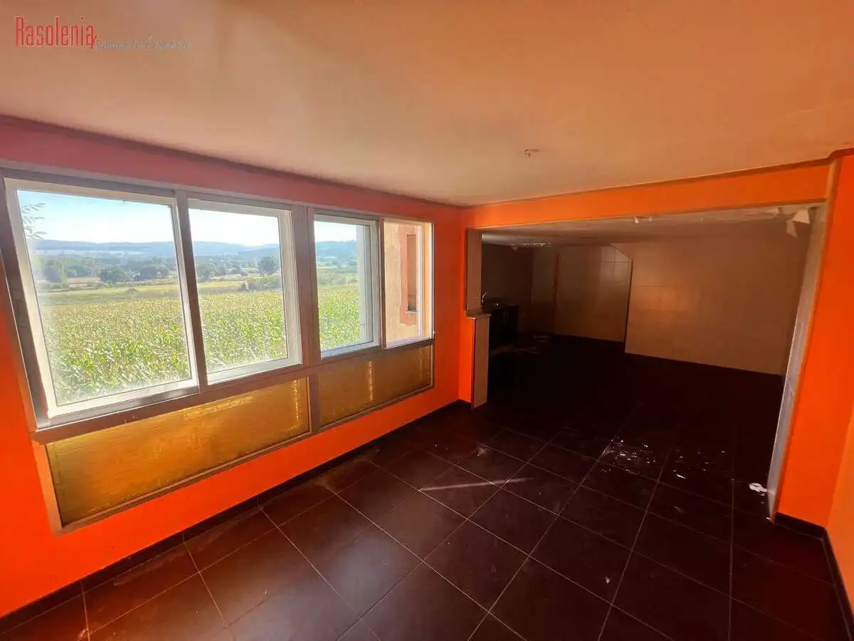Wohnung zum Verkauf in Coristanco mit Terrasse und Abstellraum