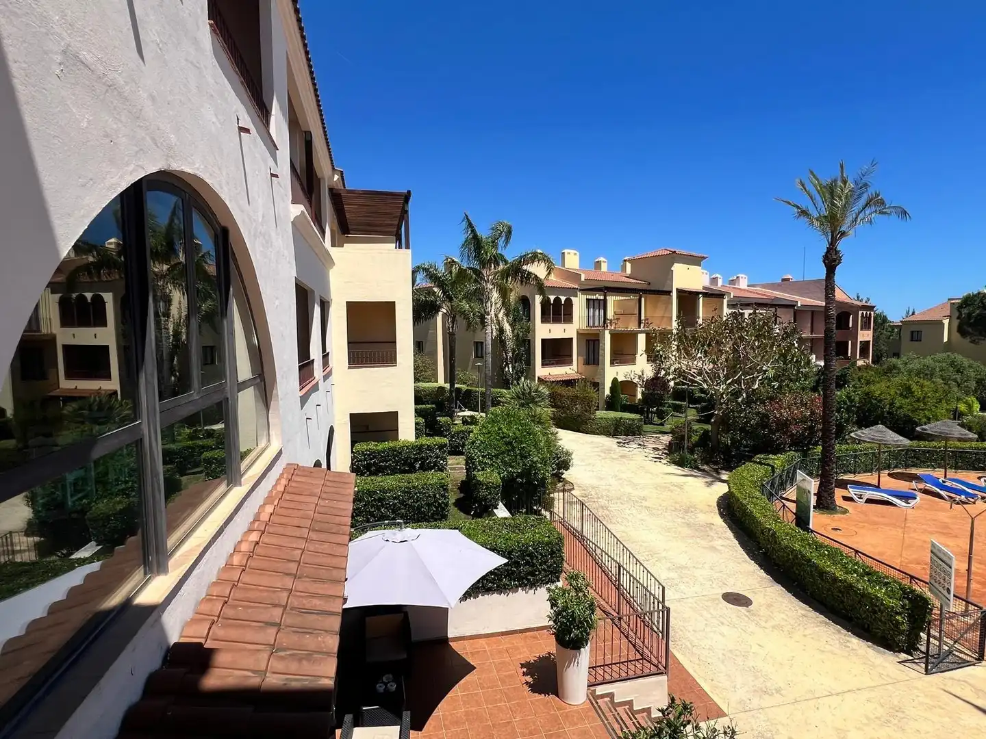 Vista exterior de Apartament en venda en Mont-roig del Camp amb Aire condicionat, Calefacció i Jardí privat