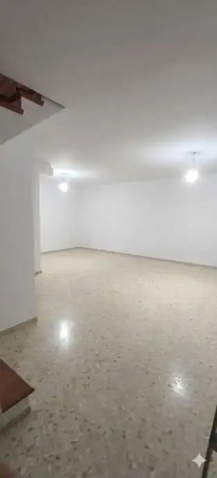 Casa o xalet en venda en Dos Hermanas amb Aire condicionat, Calefacció i Jardí privat