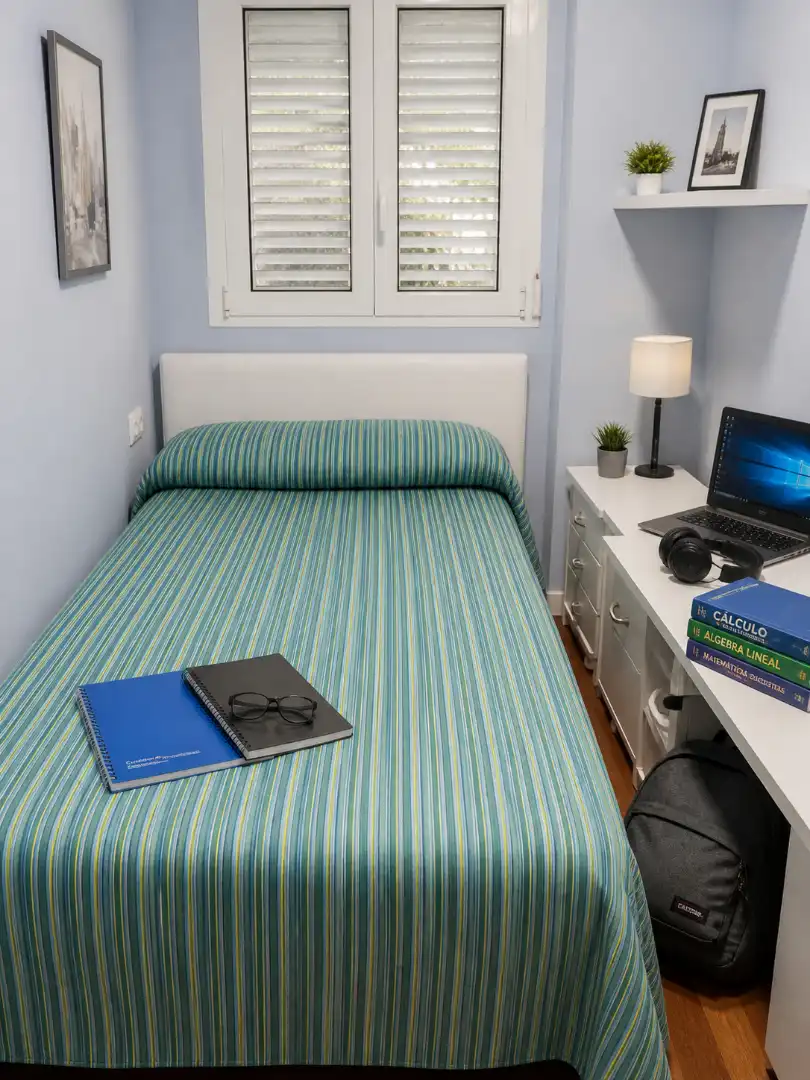 Bedroom of Flat for rent in Santander  with Heating, Terrace and Furnished