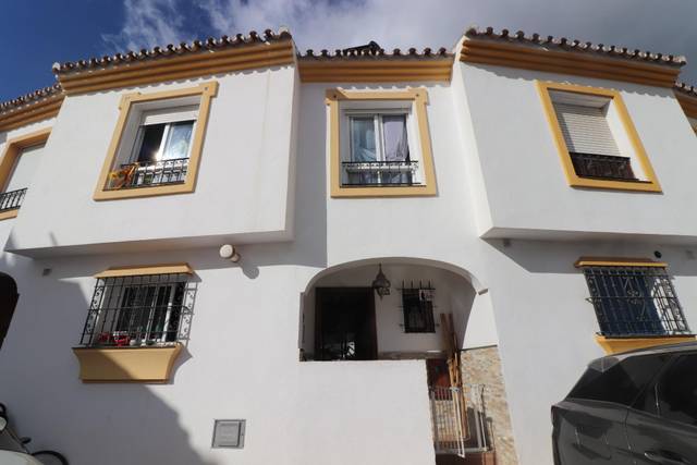 Casa adosada en Venta en Torrecilla - La Cañada