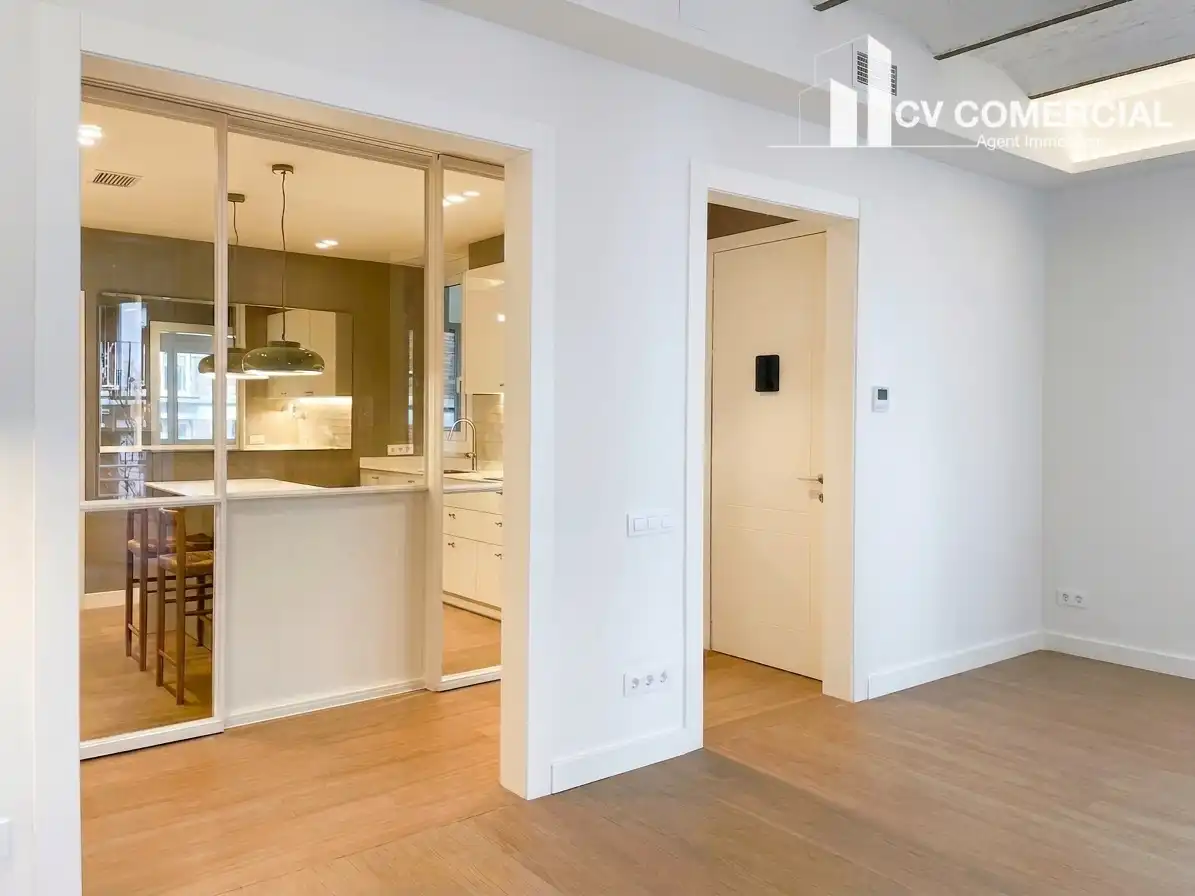 Flat for sale in Barcelona  with Air Conditioner, Heating and Parquet flooring