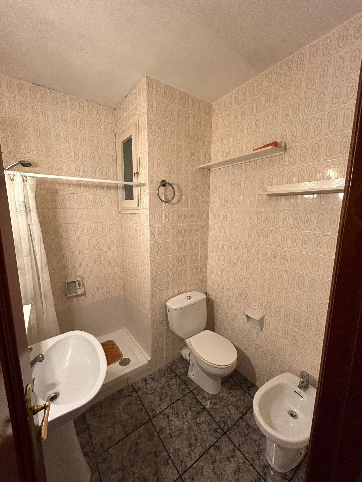 Bathroom of Flat for sale in L'Hospitalet de Llobregat  with Balcony