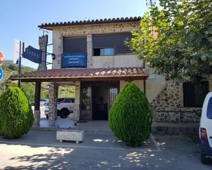 Vista exterior de Casa o xalet en venda en Cabezuela del Valle amb Aire condicionat, Calefacció i Terrassa