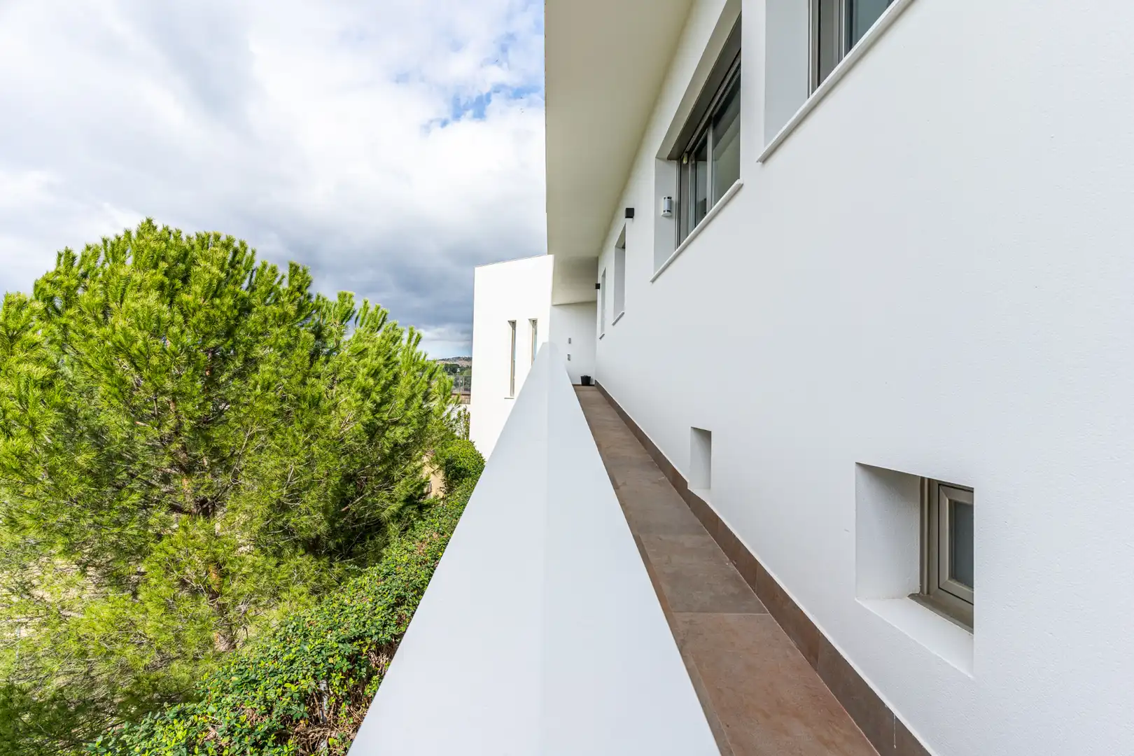 Vista exterior de Casa o xalet en venda en Las Rozas de Madrid amb Aire condicionat, Calefacció i Jardí privat