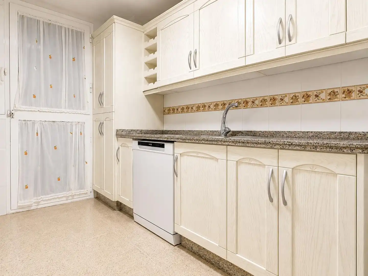 Küche von Wohnung zum Verkauf in Córdoba mit Heizung, Privatgarten und Terrasse