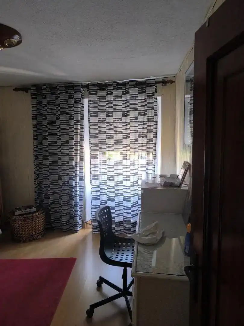 Dormitori de Casa adosada en venda en Baltanás amb Parquet, Traster i Moblat