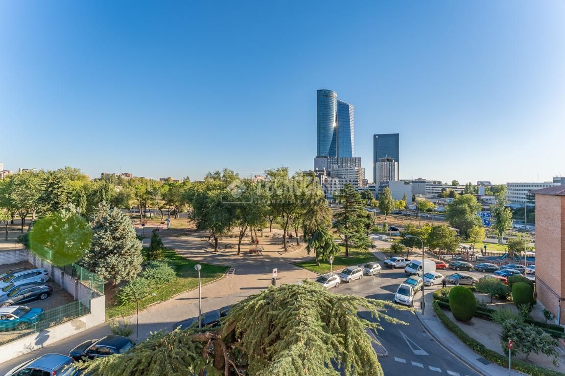 Vista exterior de Pis en venda en  Madrid Capital amb Calefacció