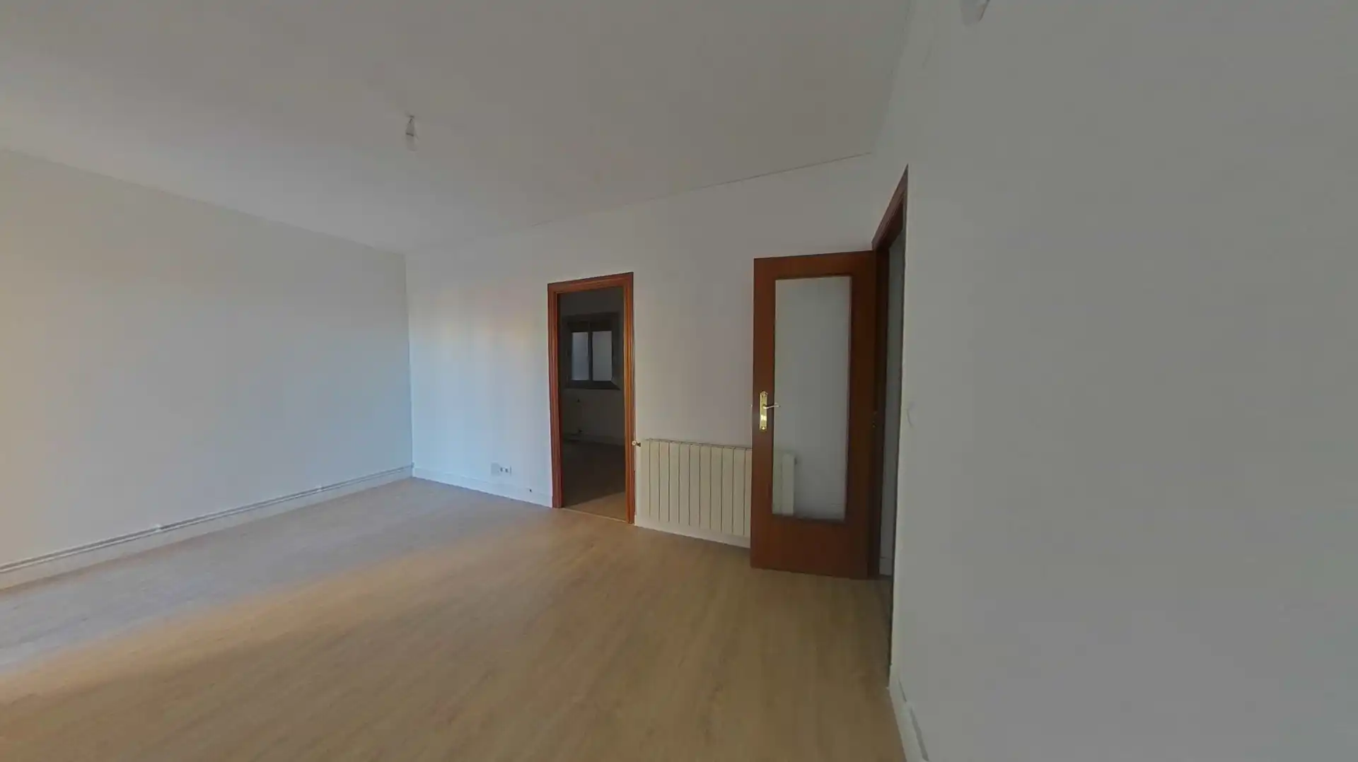 Habitación de Piso en venta en L'Hospitalet de Llobregat con Parquet y Balcón