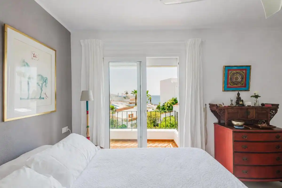 Dormitori de Casa adosada en venda en Mijas amb Aire condicionat, Calefacció i Jardí privat