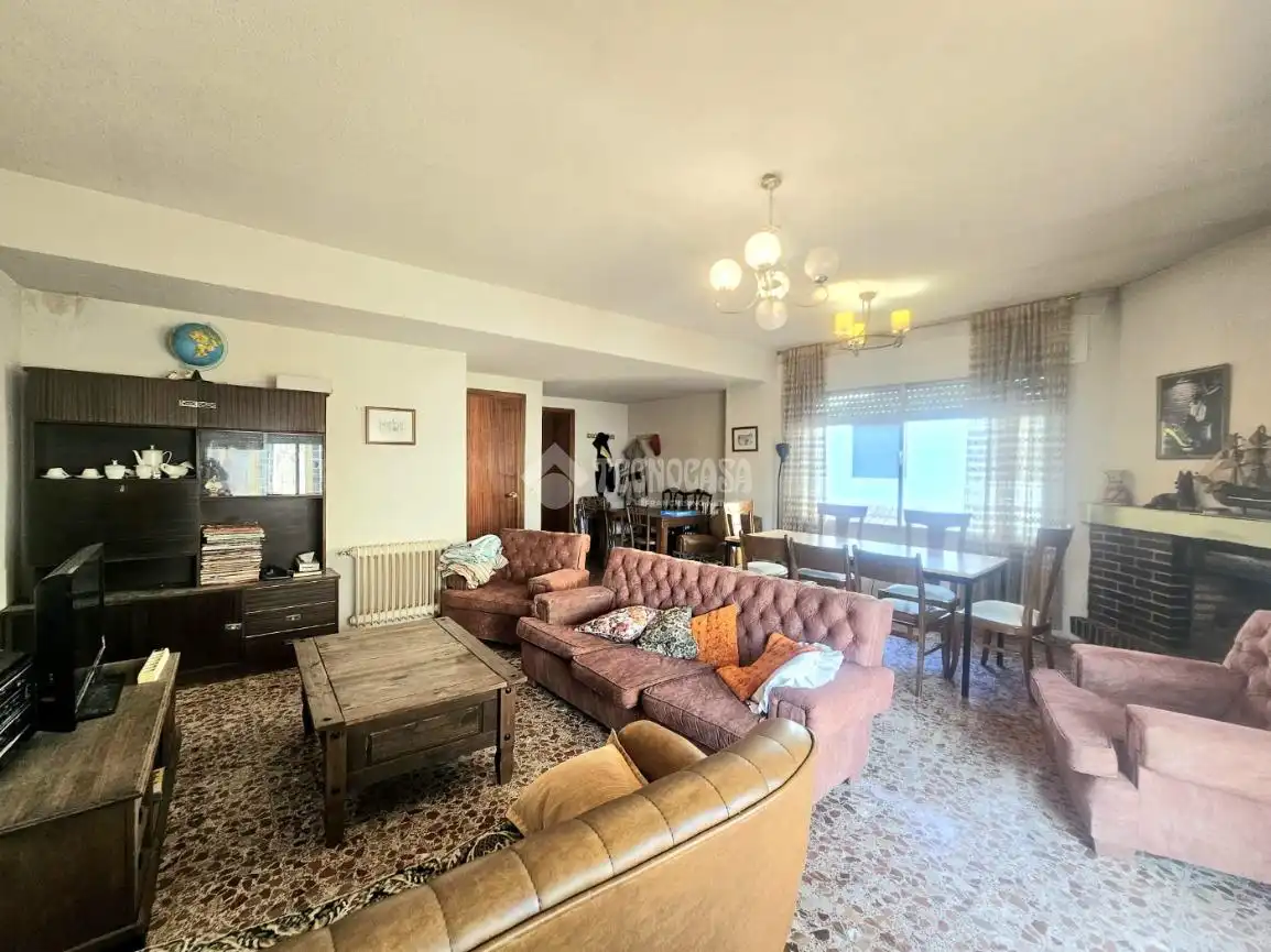 Sala de estar de Casa adosada en venta en El Tiemblo 