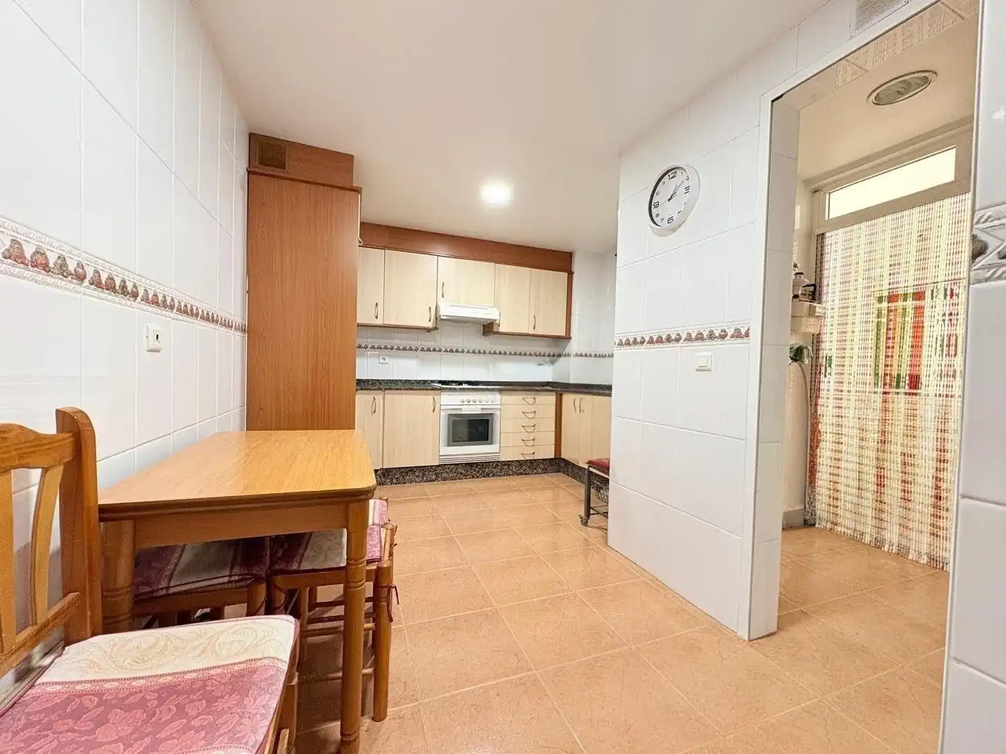 Küche von Wohnung zum Verkauf in Albal mit Klimaanlage, Abstellraum und Balkon