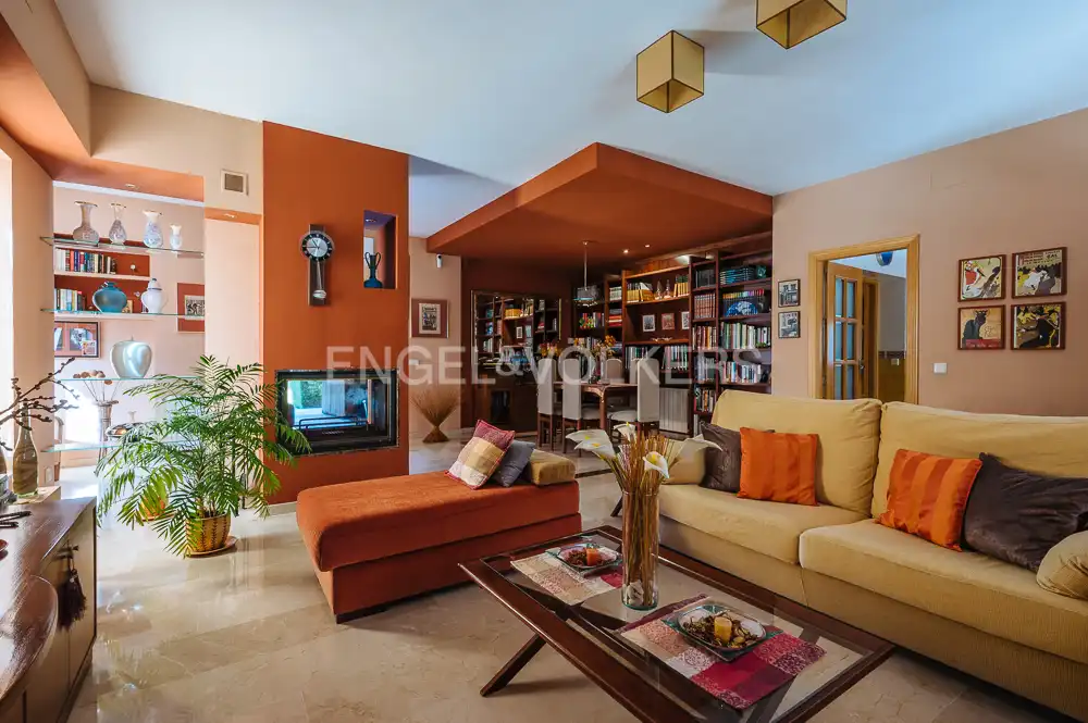 Sala de estar de Casa o chalet en venta en Bormujos con Aire acondicionado, Calefacción y Jardín privado