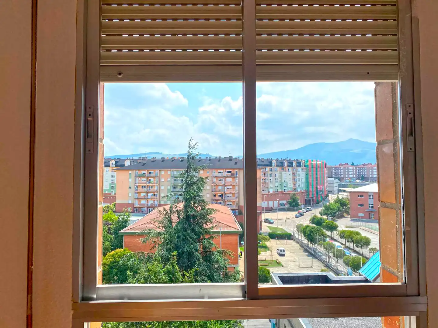 Vista exterior de Pis en venda en Torrelavega  amb Terrassa