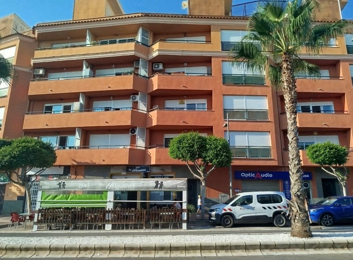 Vista exterior de Piso en venta en Oropesa del Mar / Orpesa con Trastero y Balcón