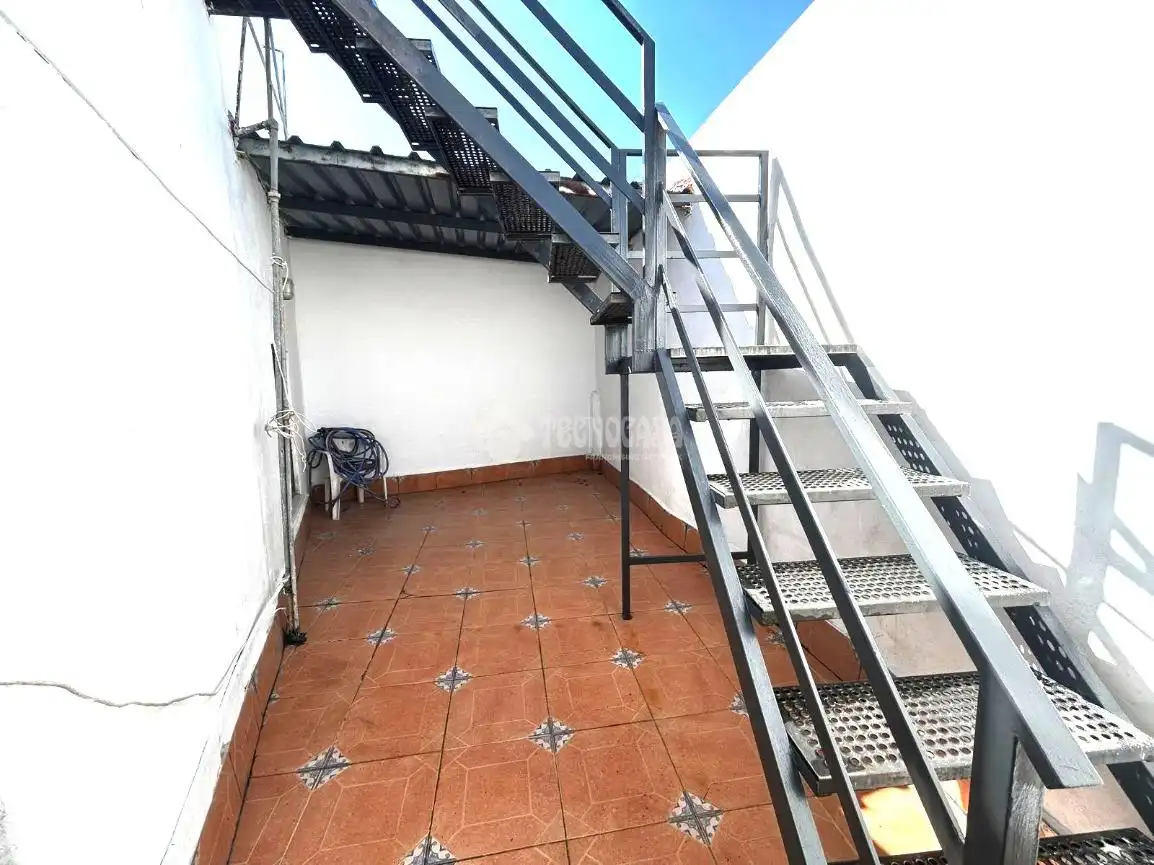 Terrassa de Casa adosada en venda en Alcalá del Río amb Aire condicionat i Balcó