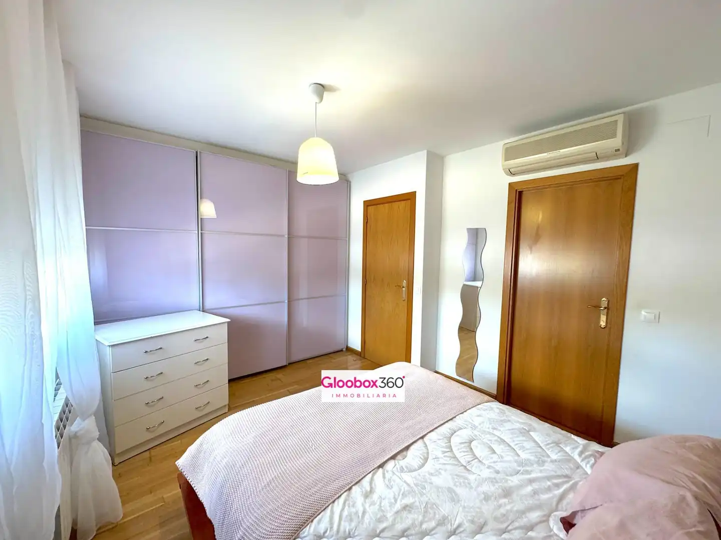 Schlafzimmer von Einfamilien-Reihenhaus zum Verkauf in Reus mit Klimaanlage, Heizung und Privatgarten