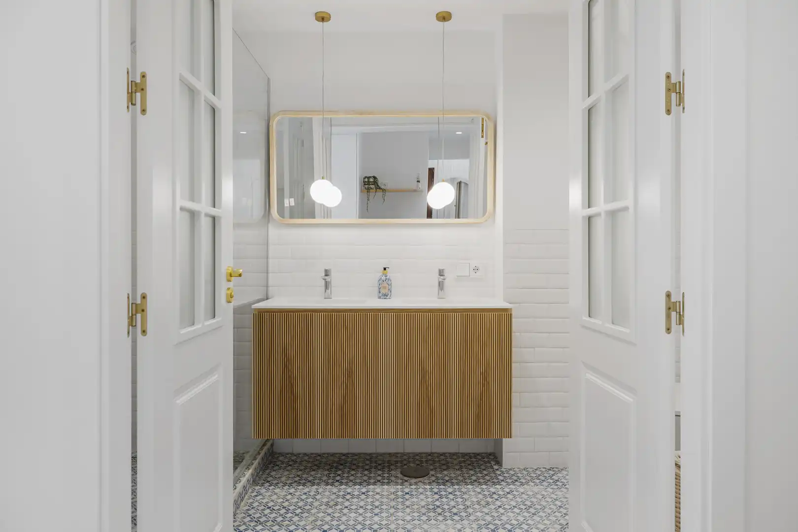 Bany de Apartament en venda en Estepona amb Aire condicionat