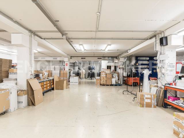 Nave industrial en Venta en Pla d'en Boet