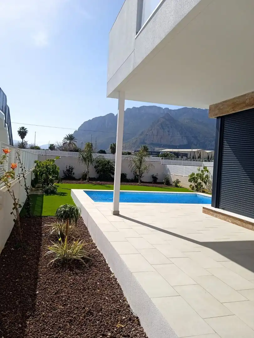 Vista exterior de Casa o xalet en venda en El Verger amb Aire condicionat, Jardí privat i Piscina