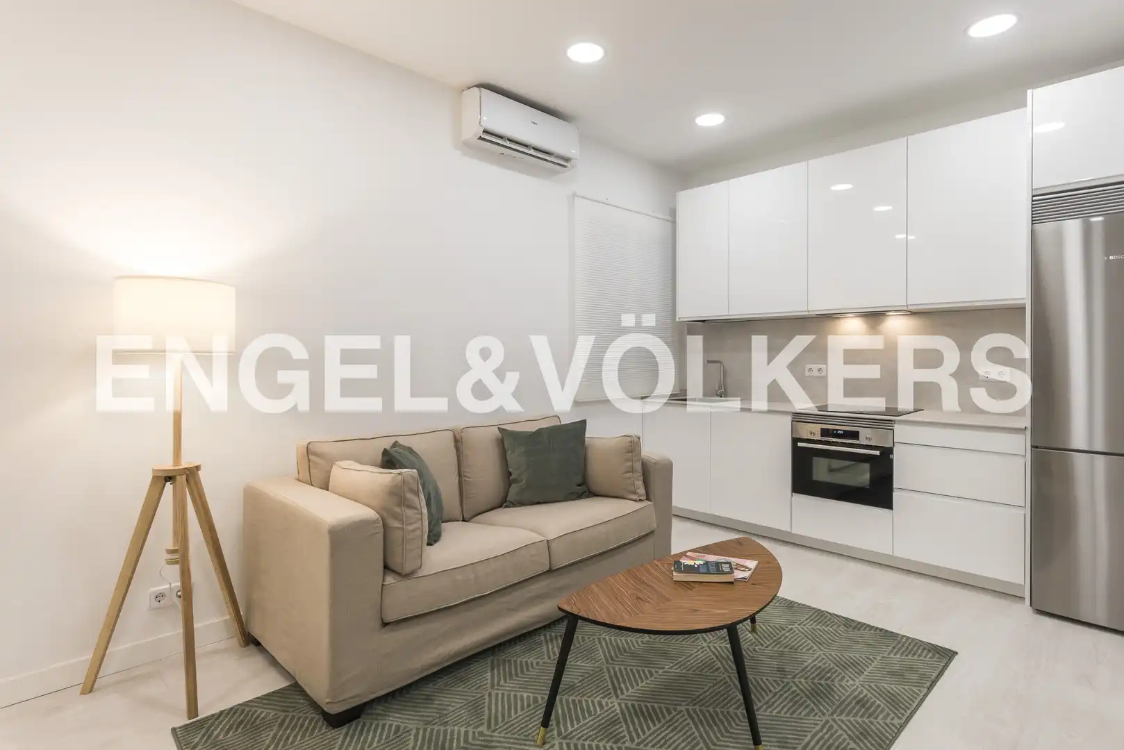 Sala de estar de Apartamento de alquiler en Madrid con Aire acondicionado y Calefacción